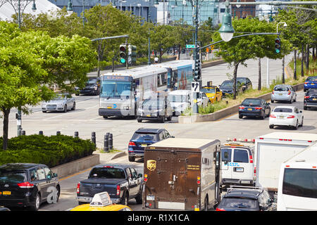 New York, USA - 28 juin 2018 : 12e Avenue et West 34th Street intersection. Banque D'Images
