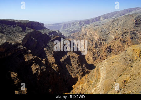 Portrait de Jebel Akhar. Le Jebel Akhar (Al Jabal al Akhdar) fait partie de la gamme des montagnes Hajar Al dans Ad Dakhiliyah Gouvernorat d'Oman. Banque D'Images