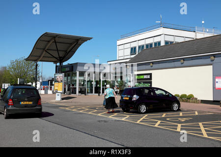 Le côté nord de Charnock Richard station-service sur l'autoroute M6 dans le Lancashire, Angleterre Banque D'Images