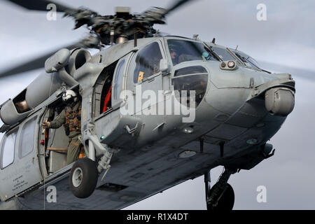 Marine américaine Sikorsky Seahawk hélicoptère MH60 Banque D'Images