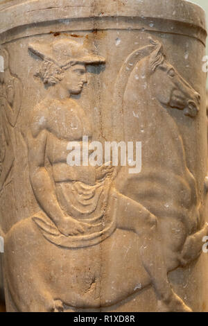 Lekythos funéraire, trouvée à un ancien cimetière près de la Place Syntagma, au début du ive siècle avant J.-C.. Banque D'Images