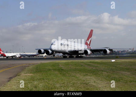 Qantas accueille son premier A380 jet pour l'Australie. L'avion, nommé d'après 92 ans, pionnier de l'aviation australienne Nancy-Bird Walton, l'avion de siège social d'Airbus à Toulouse, France, via Singapour, Sydney Kingsford Smith (de) de l'aéroport. Sydney, Australie. 21.09.08. Banque D'Images