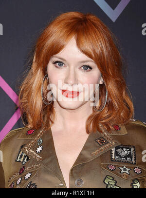 CHRISTINA HENDRICKS actrice américaine au People's Choice Awards 2018 au Barker Hangar le 11 novembre 2018 à Santa Monica, en Californie. Photo : Jeffrey Mayer Banque D'Images