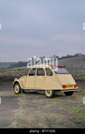 1983 Citroën 2CV voiture française classique Banque D'Images