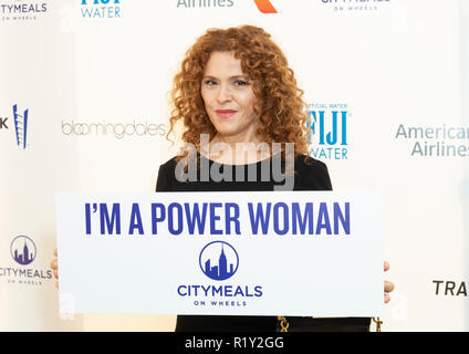 New York, USA - 14 novembre 2018 : Bernadette Peters assiste à Citymeals puissance 32 le déjeuner pour les femmes à la Rainbow Room Crédit : lev radin/Alamy Live News Banque D'Images