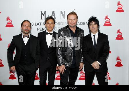 Las Vegas, NV, USA. 14Th Nov, 2018. Sergio Vallin, Juan Calleros, Fher Olvera, Alex Gonzalez de Mana aux arrivées de 2018 l'Académie de l'enregistrement de la personne de l'année, Gala Mandalay Bay Events Center, Las Vegas, NV le 14 novembre 2018. Credit : Everett Collection Inc/Alamy Live News Banque D'Images