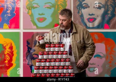 Edinburgh, Royaume-Uni. 15 Nov 2018. Artiste Phill Jupitus lance l'Andy Warhol et Eduardo Paolozzi | Je veux être une machine, qui explore la fascination mutuelle pour l'automatisation, des machines et des procédés mécaniques de deux des géants du Pop Art, Andy Warhol (1928-1987) et d'Eduardo Paolozzi (1924-2005). L'exécution à partir du 17 novembre 2018 au 2 juin 2019, à la Scottish National Gallery of Modern Art, l'exposition se compose de deux écrans parallèles consacrées à chaque artiste, l'examen du développement de leur travail à partir des années 1940 et suivantes. Credit : Riche de Dyson/Alamy Live News Banque D'Images