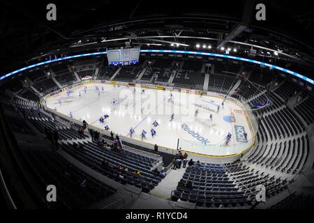 Liberec, République tchèque. Apr 19, 2009. Euro Hockey Tour, 19 avril 2009, Liberec, CZE. Tipsport Arena de Liberec. Avec l'arène de Hockey Hockey sur glace Euro Tour jeux à Evry le 19 avril 2009./FESP/Slavek Ruta *** *** Local Caption MultifunkÃ sportovnÃ¨nÃ-- hala, Tipsport aréna v Liberci hostÃ Ãˆeské hokejové- zÃ hry,¡¬¡seriÃ Vía r lu Euro Hockey Tour./FESP/Slavek Ruta Crédit : Slavek Ruta/ZUMA/Alamy Fil Live News Banque D'Images