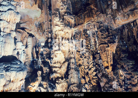 Vue panoramique de la chambre dans la Grotte des Demoiselles, Ganges, France Banque D'Images