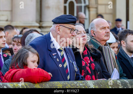 Northampton, Royaume-Uni. 11 novembre 2018. Northampton rend hommage aux membres des forces armées qui ont perdu leur vie dans l'exercice de leurs fonctions avec le Souvenir Banque D'Images