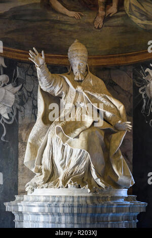 Rome. L'Italie. Statue du Pape Urbain VIII par Gian Lorenzo Bernini (1635-1640), Salle des Horaces et des Curiaces, Musées du Capitole. Musei Capitolini. P Banque D'Images