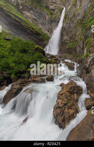 Chute d'Goessnitz au Parc National Hohe Tauern, Carinthie, Autriche Banque D'Images