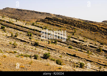 Vue panoramique de Jebel Akhar. Le Jebel Akhar (Al Jabal al Akhdar) fait partie de la gamme des montagnes Hajar Al dans Ad Dakhiliyah Gouvernorat d'Oman. Banque D'Images