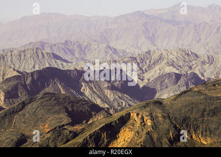 Vue panoramique de Jebel Akhar. Le Jebel Akhar (Al Jabal al Akhdar) fait partie de la gamme des montagnes Hajar Al dans Ad Dakhiliyah Gouvernorat d'Oman. Banque D'Images