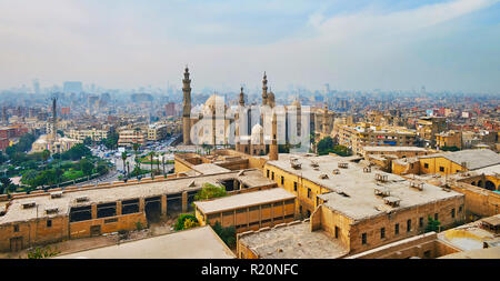 La Citadelle de Saladin, offre une vue panoramique, vue sur vieux Caire avec ses grands points de repère, comme Al Rifai et mosquées Sultan Hassan (Egypte). Banque D'Images