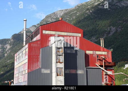 La Norvège, le comté de Hordaland. Fonderie de Odda, abandonné usine industrielle. Banque D'Images