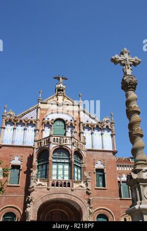 Hôpital de la Santa Creu i Sant Pau - bâtiment moderniste par le célèbre architecte Lluís Domènech i Montaner. Architecture de Barcelone inscrits sur Banque D'Images