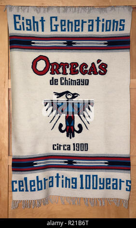 Un tapis en laine tissés à la main pour commémorer le 100e anniversaire de Ortega de Chimayó, une boutique à Chimayo, Nouveau Mexique, une ville connue pour ses vieilles de plusieurs siècles, nous Banque D'Images