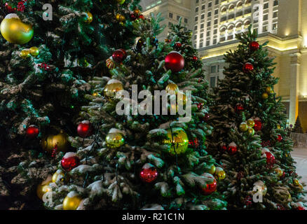 Les arbres de Noël à l'Manezh Square à Moscou Banque D'Images