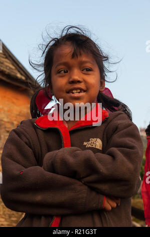 Les enfants en milieu rural de la région de Pokhara au Népal. Banque D'Images