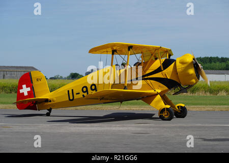 Bucker BU133, Jungmeister G-AXMT à l'aérodrome de Breighton, Hull, Banque D'Images