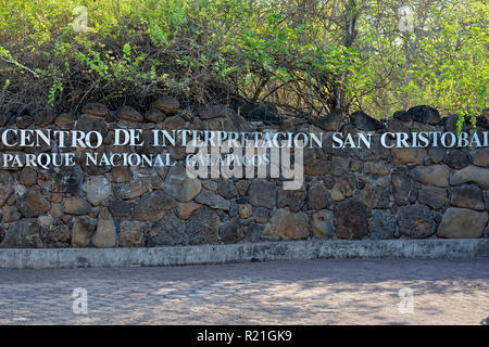 Parc national des Îles Galapagos Centre d'accueil, panneau de bienvenue, Puerto Baquerizo Moreno, Équateur, l'île San Cristobal Banque D'Images