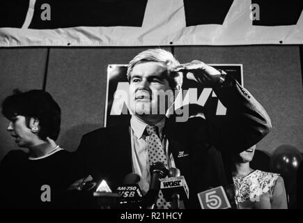 Newt Gingrich parle de son parti de victoire est un homme politique et auteur américain qui a servi comme 50ème Président de la Chambre des représentants des États-Unis de 1995 à 1999. Membre du Parti républicain, il a été le représentant des États-Unis pour la 6ème circonscription du Congrès de Géorgie desservant le nord d'Atlanta et les régions voisines de 1979 jusqu'à sa démission en 1999. En 2012, Gingrich s’est présenté sans succès à la nomination républicaine à la présidence des États-Unis. Banque D'Images