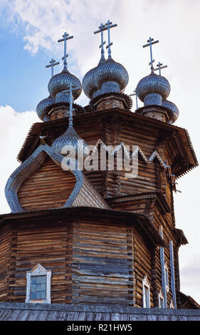 Kizhi Pogost avec église de l'Intercession de la Vierge sur le lac Ladoga en Carélie en Russie Banque D'Images