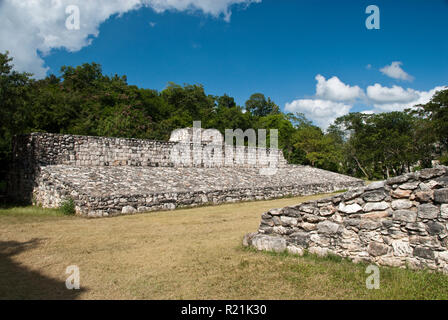 Un terrain de balle mésoaméricain à Ek Balam (noir Jaquar), un site archéologique maya dans le Yucatan, au Mexique. Banque D'Images