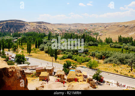 Selime monastère cathédrale ruines antiques à tour verte dans la région de Cappadoce, Turquie Banque D'Images