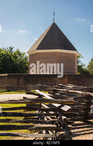 Magazine pour stocker des armes et munitions dans la ville coloniale de Williamsburg. Banque D'Images