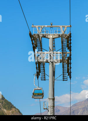 Zermatt, Suisse - 15 septembre 2018 : Matterhorn-Express voiture câble aérien dans la ville de Zermatt. Matterhorn-Express passage cable car connect Banque D'Images