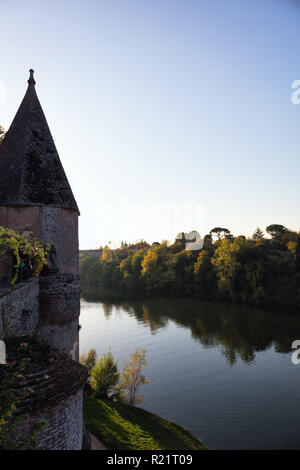 Vue sur les rives du Tarn, Albi, France Banque D'Images