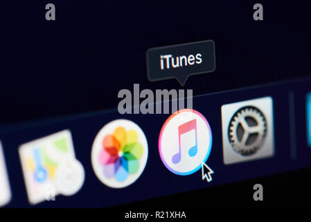 New York, USA - 15 novembre 2018:icône Itunes sur l'écran de l'appareil pixelisées vue rapprochée Banque D'Images