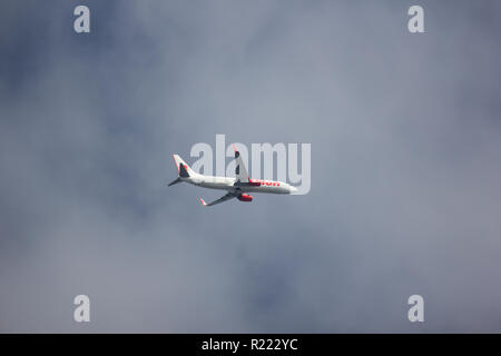 Chiang Mai, Thaïlande - 11 novembre 2018 : HS-LUV Boeing 737-800 de la compagnie aérienne Thai lionair. Décoller de l'aéroport de Chiang Mai à Bangkok. Banque D'Images