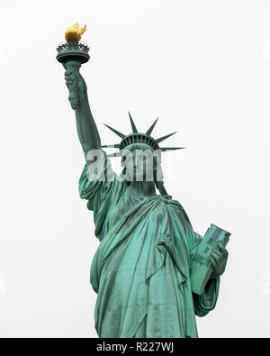 New York, États-Unis, 15 novembre 2018. La Statue de la Liberté à New York un jour nuageux. Photo par Enrique Shore Crédit : Enrique Shore/Alamy Live News Banque D'Images