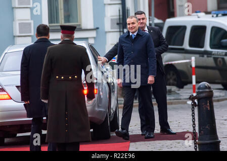 Riga, Lettonie. Le 16 novembre, 2018. 16.11.2018. RIGA, Lettonie. Président de l'Islande Gudni arrive pour Jouhannesson Visite Officielle en Lettonie. Château de Riga, Riga. Credit : Gints Ivuskans/Alamy Live News Banque D'Images