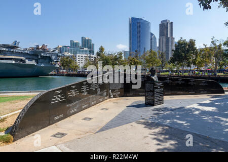 Le Taffy 3 Memorial (Monument commémoratif de l'unité opérationnelle 77.4.3) au centre-ville de San Diego, Californie, États-Unis. Banque D'Images