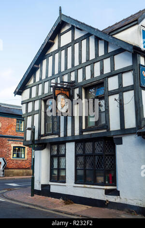 The Queen's Head Inn, St James Street, Monmouth, un seizième siècle, a déclaré être hantée. Banque D'Images