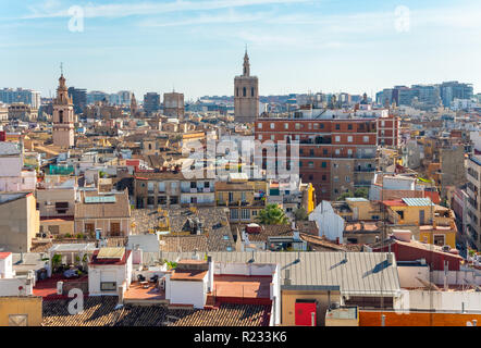 Vue aérienne de la vieille ville de Valence, Espagne à partir de la Torres de Quart Banque D'Images