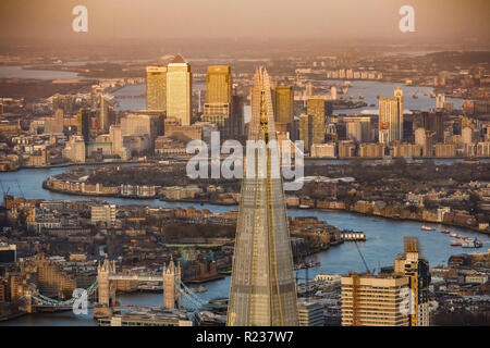 Le Shard et la Tamise londres depuis l'hélicoptère aérien vue Banque D'Images