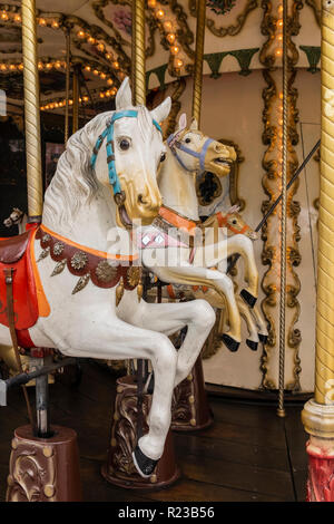 Merry go round cheval, carrousel, fairground ride détails, Banque D'Images