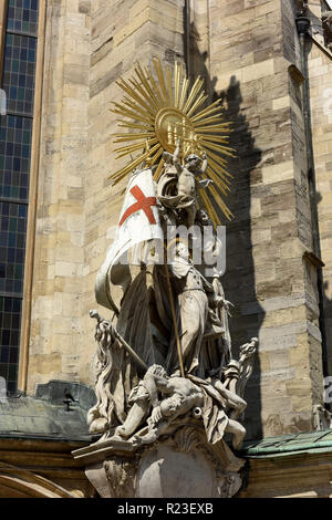Des statues à la Stephansdom ou la cathédrale St Stephen, Vienne, Autriche, Europe Banque D'Images