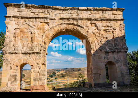 Close-up of arc romain et retour le village de Medinaceli. Soria Espagne. Banque D'Images