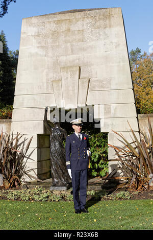 Sam 10 Nov 2018. L'ambassadeur français Jean-Pierre Jouyet à la section militaire française libre de diriger l'occasion d'un service d'attribution des médailles militaires. Banque D'Images