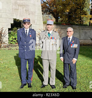 Sam 10 Nov 2018. L'ambassadeur français Jean-Pierre Jouyet à la section militaire française libre de diriger l'occasion d'un service d'attribution des médailles militaires. Banque D'Images