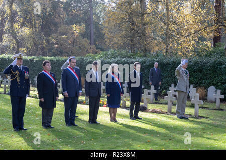 Sam 10 Nov 2018. L'ambassadeur français Jean-Pierre Jouyet à la section militaire française libre de diriger l'occasion d'un service d'attribution des médailles militaires. Banque D'Images