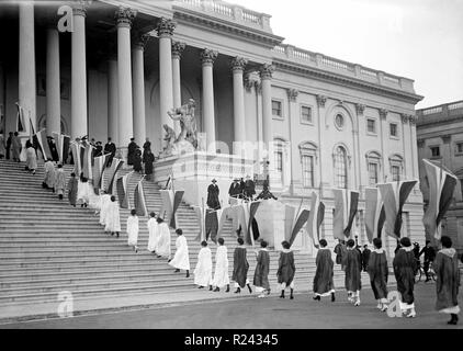 Femme, droit de vote de protestation contre le Congrès des États-Unis sur la colline du Capitole, Washington DC 1917 Banque D'Images