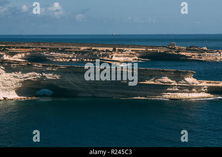 Vue de la piscine à Delimara, près de Marsaxlokk, Malte Banque D'Images