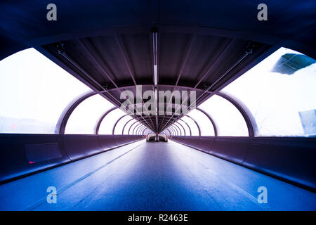 Tapis roulant tapis roulant tunnel vue dynamique, équitable Messe Düsseldorf Banque D'Images